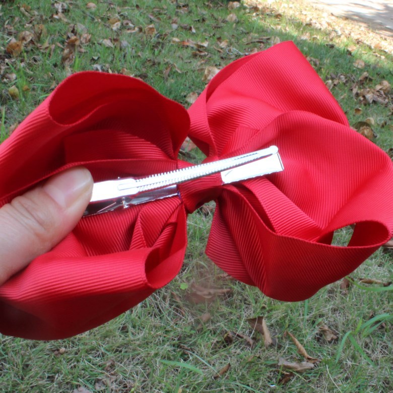 Oversized bow hair clip