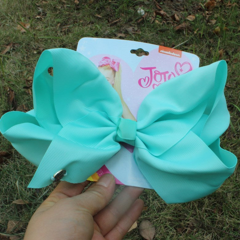 Oversized bow hair clip