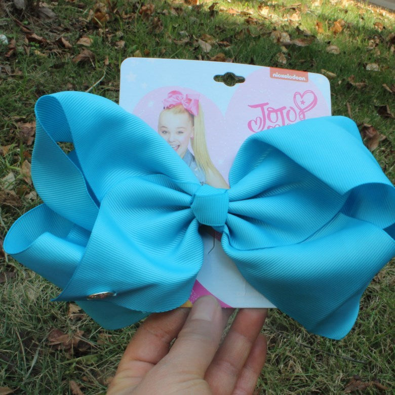 Oversized bow hair clip