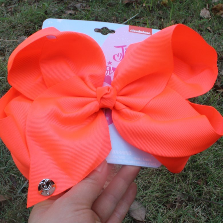 Oversized bow hair clip